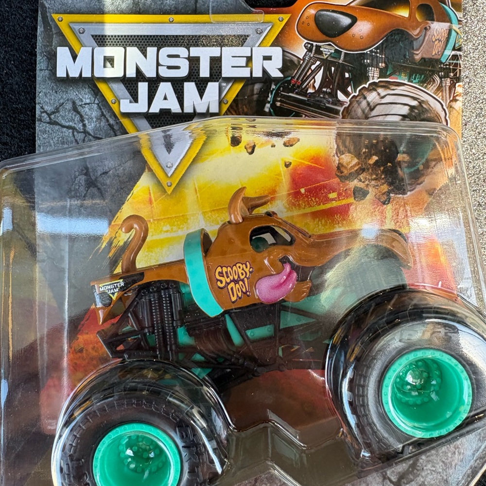 Monster Jam Scooby-Doo Truck - Black and Green